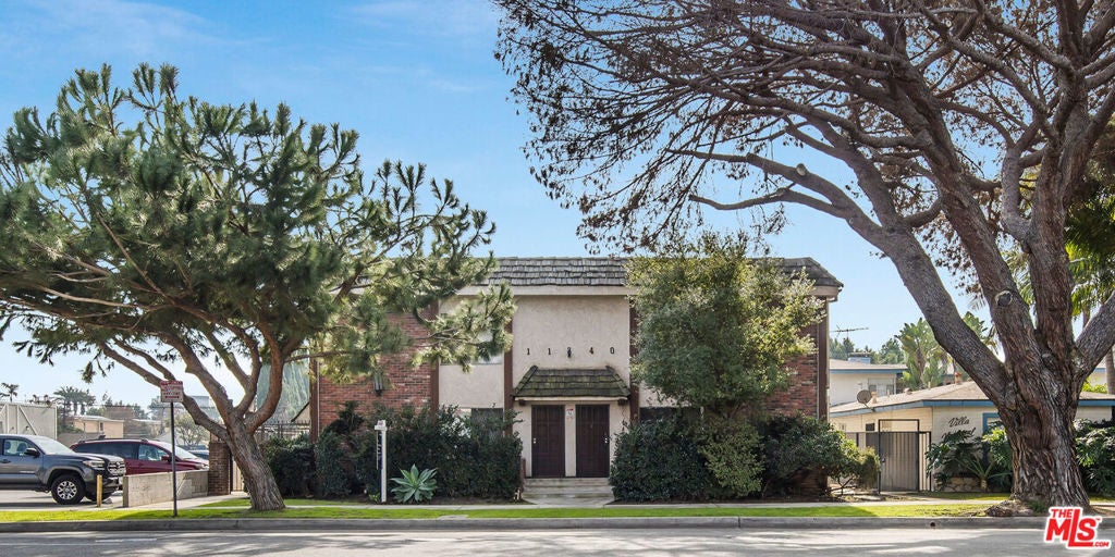 Photo of Listing #24369447