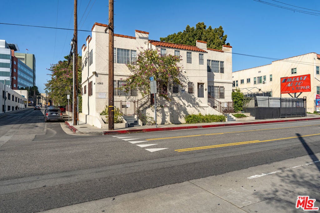 Photo of Listing #24372459