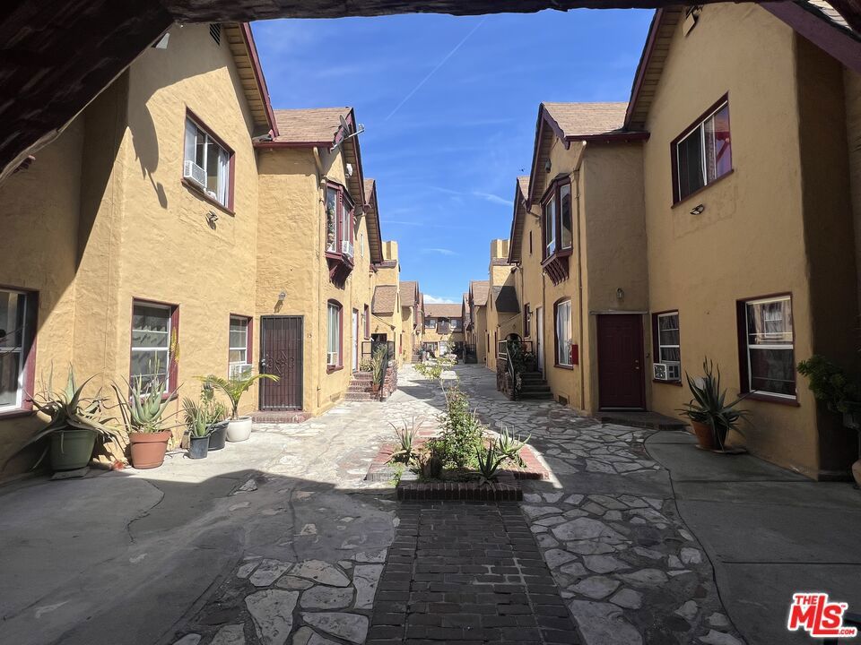 Photo of Listing #24381493