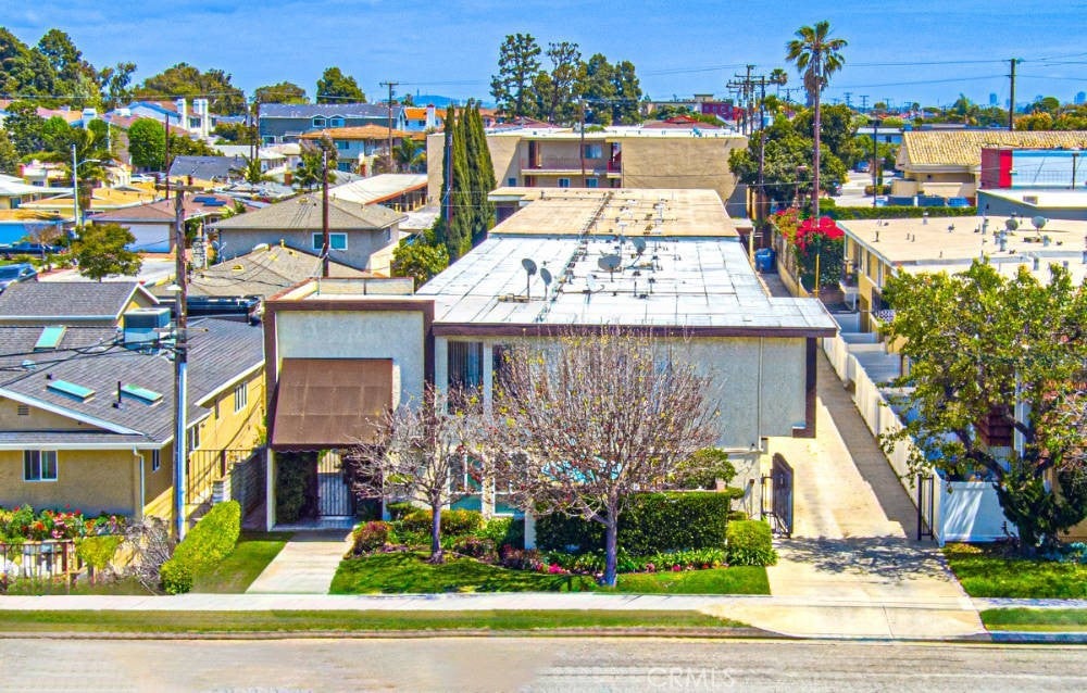 2758 Orange Avenue