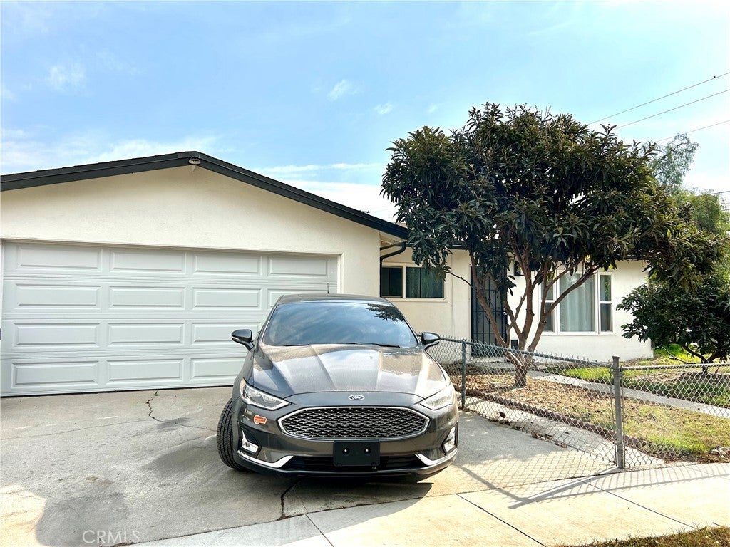 Photo of Listing #OC25003811