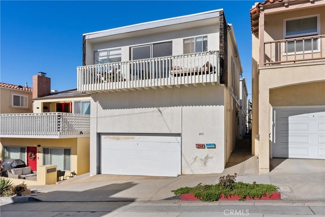 205 38th Street, Manhattan Beach.