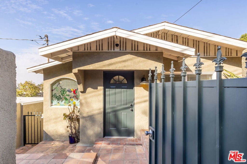 Photo of Listing #25490257