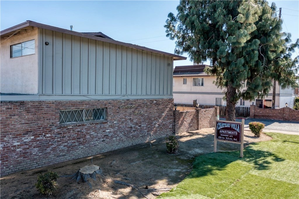 Photo of Listing #IV25046270