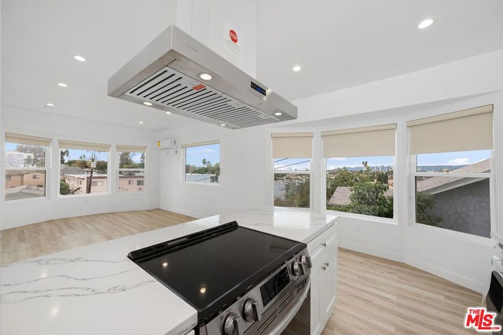 Photo of Listing #25513297