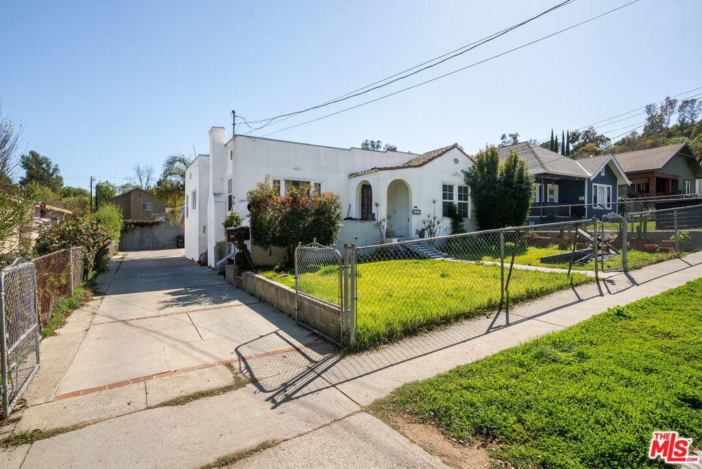 Photo of Listing #25513805