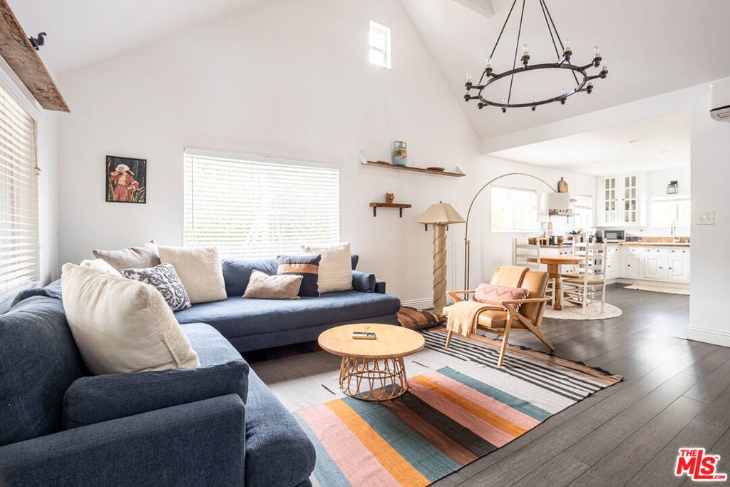 Photo of Listing #25524351