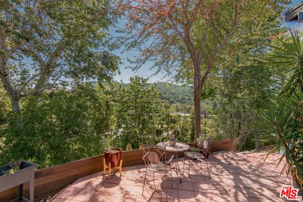 Photo of Listing #25527885