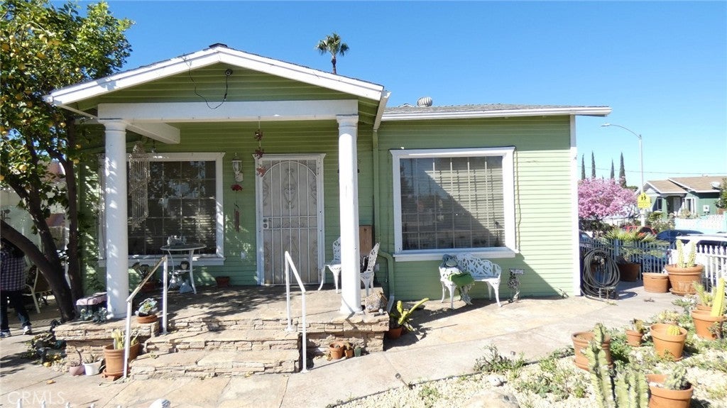 Photo of Listing #SR25101686