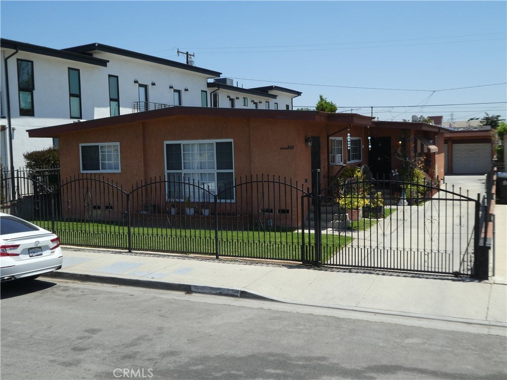 Photo of Listing #MB25102359