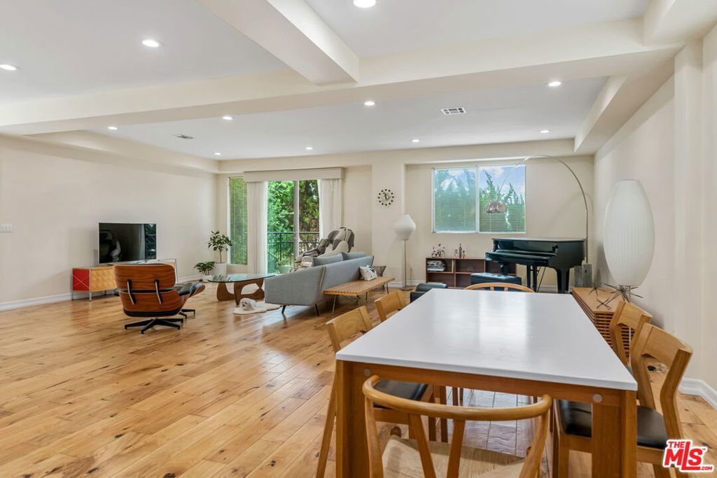 Photo of Listing #25532655