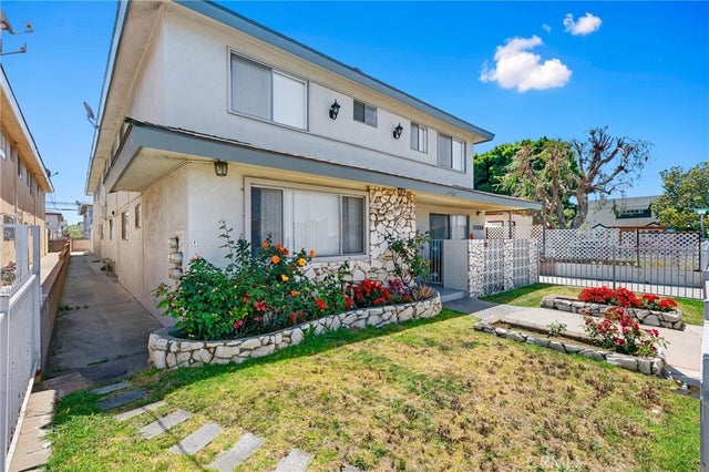 11726 Freeman Avenue A, Hawthorne.