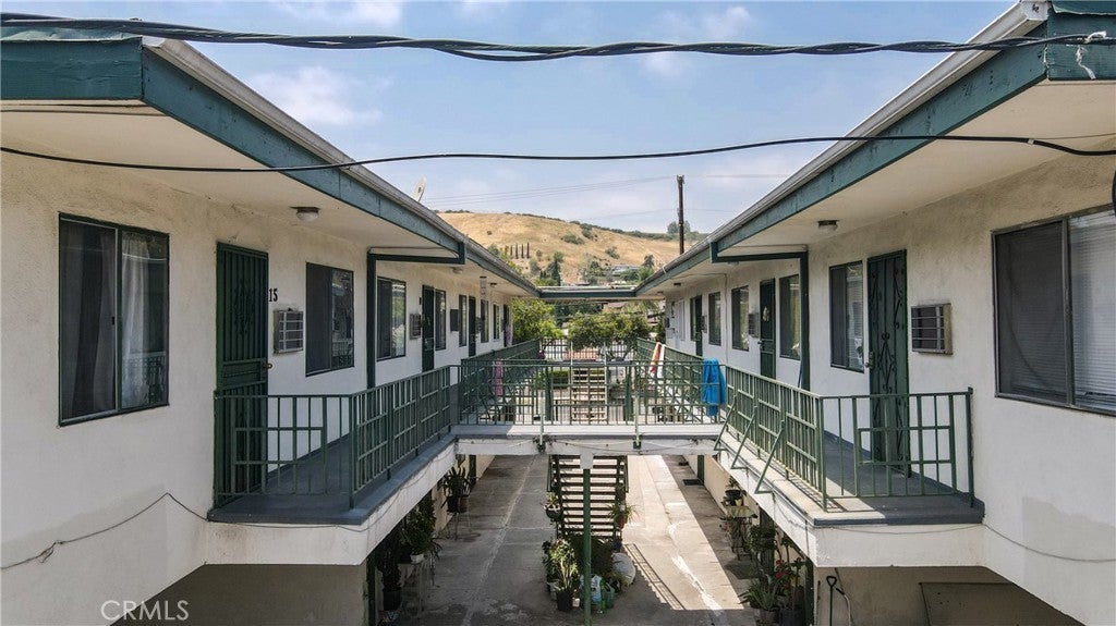 Photo of Listing #IV25122754