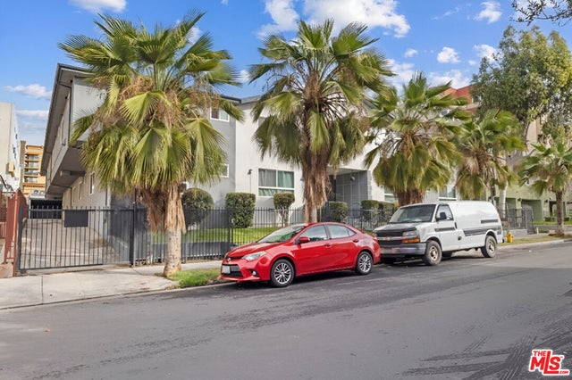 5427 Carlton Way, Los Angeles