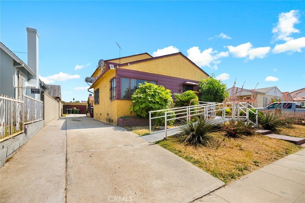 Photo of Listing #DW25144664