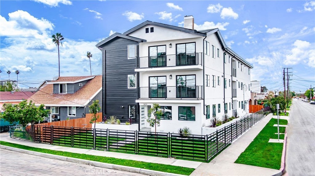 Photo of Listing #DW25162242