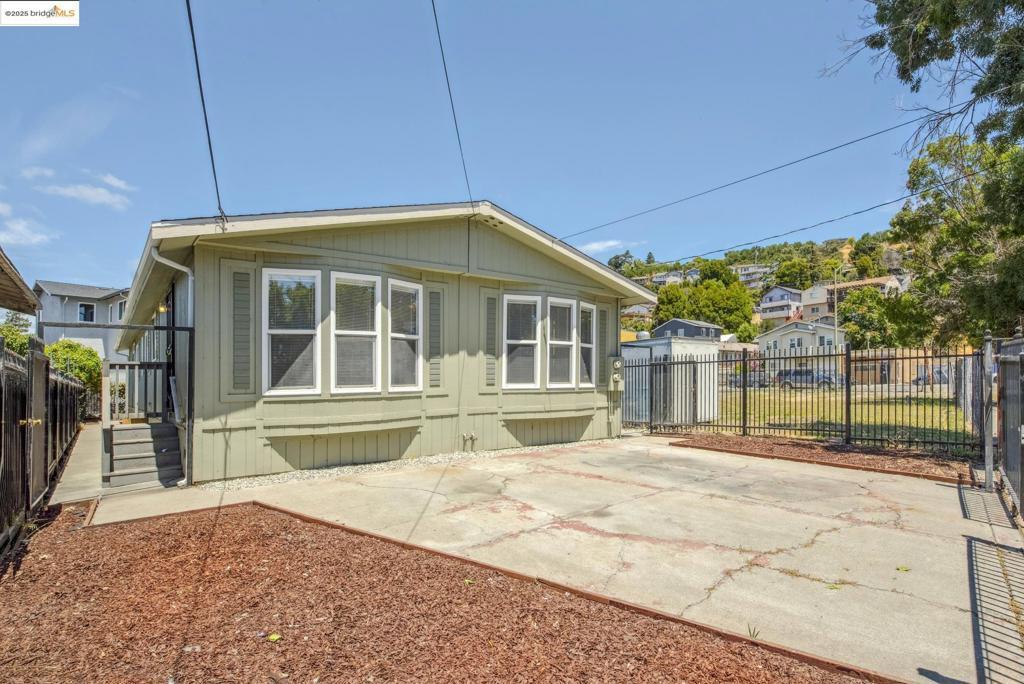 Photo of Listing #41105945