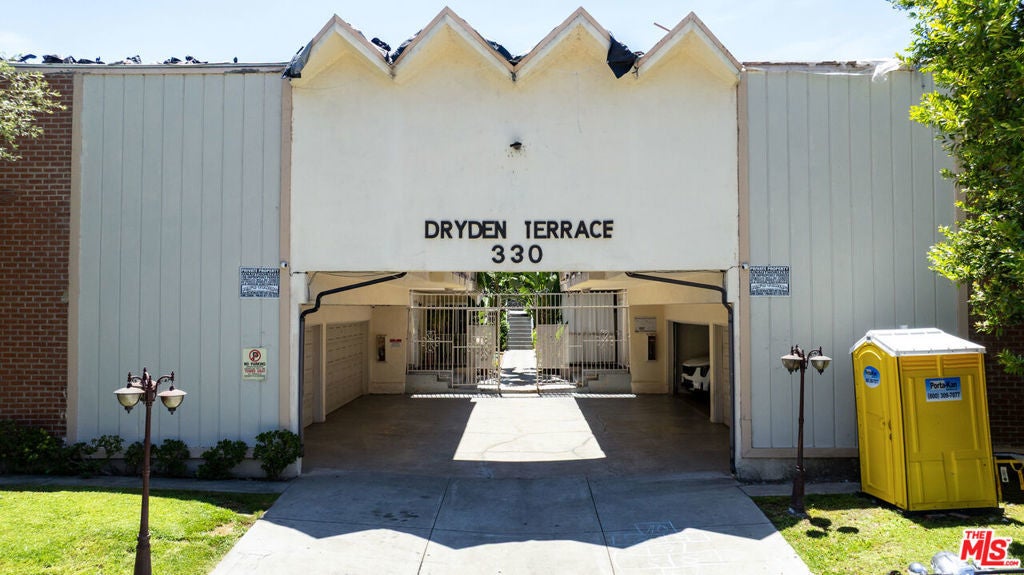 Photo of Listing #25569985