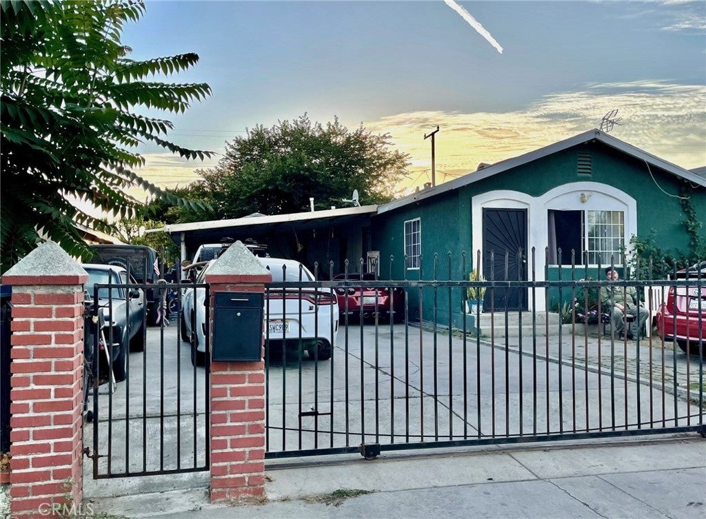 Photo of Listing #DW25187796