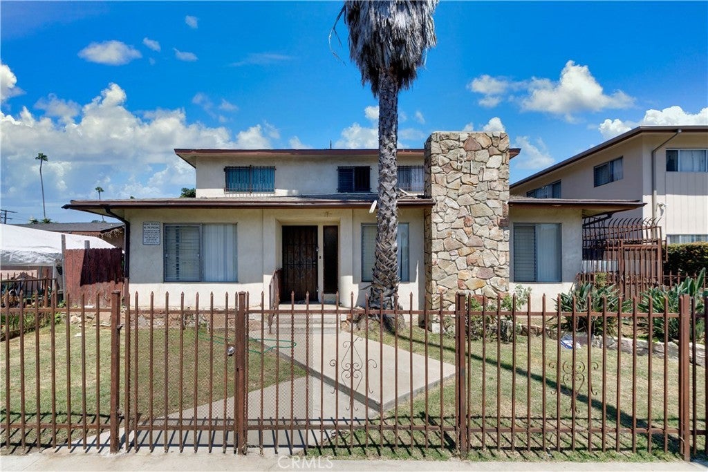 Photo of Listing #IV25193737