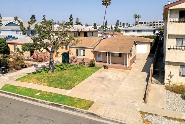 12512 Kornblum Avenue, Hawthorne.