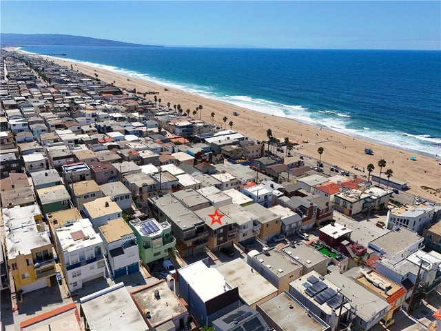 200 43rd Street, Manhattan Beach.