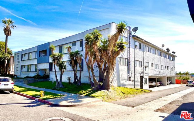 2134 W El Segundo Boulevard, Gardena.