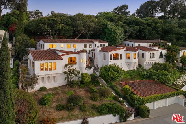 3700 Arbolada Road, Los Angeles