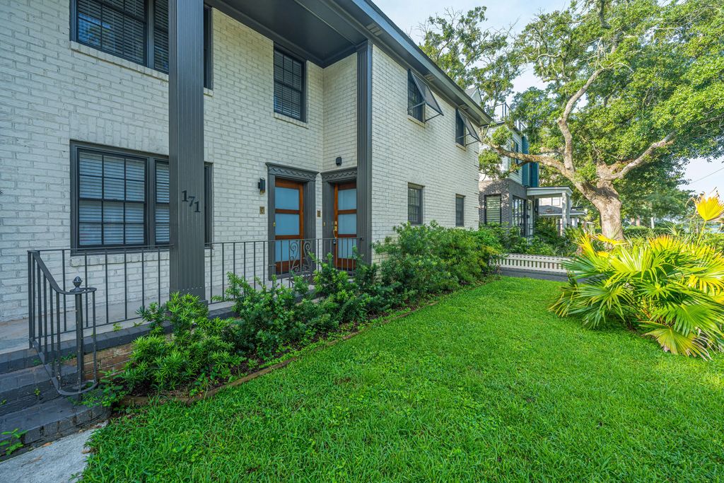 171 3rd Avenue D, Charleston
