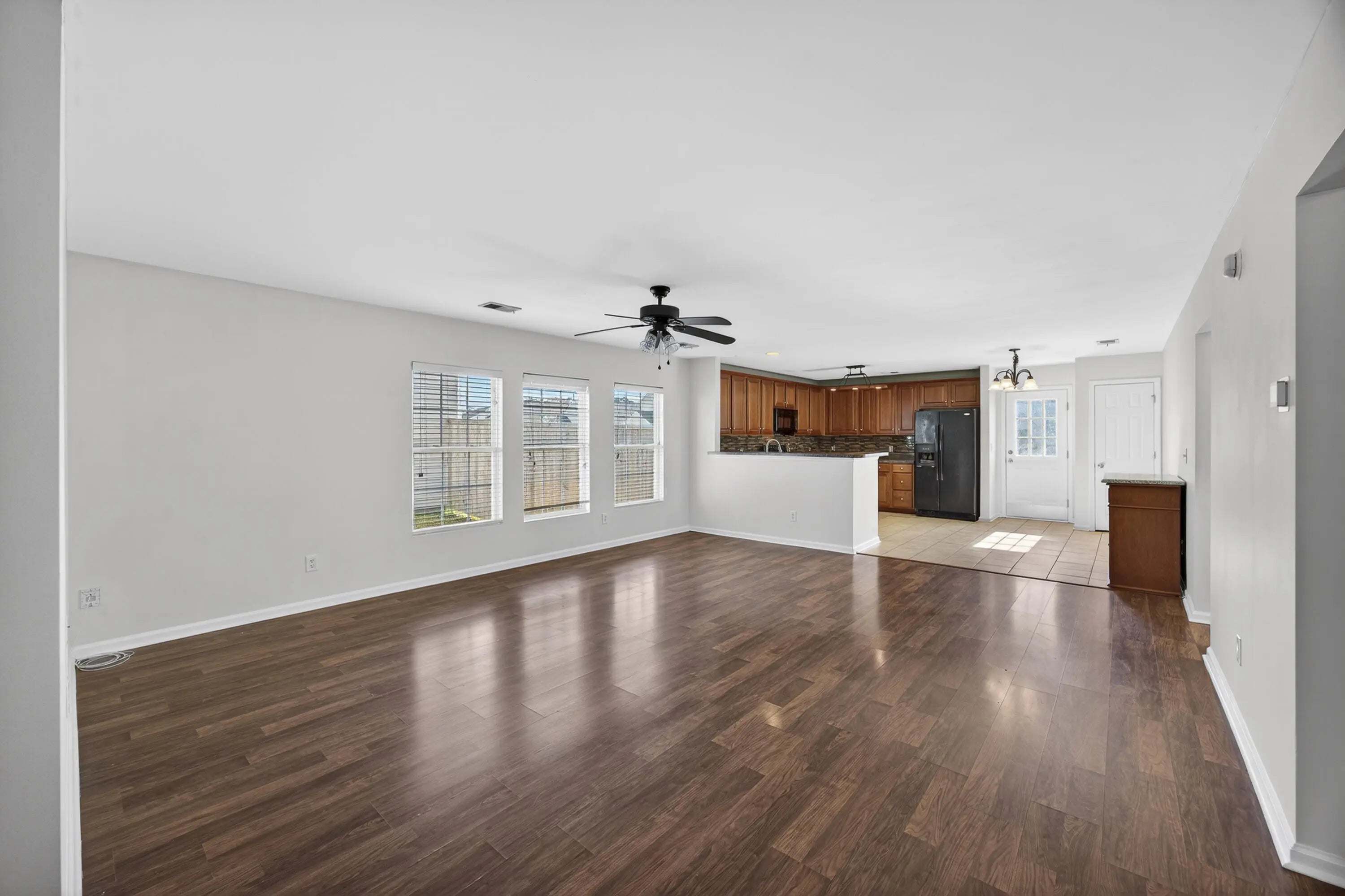 Photo of Listing #26000262