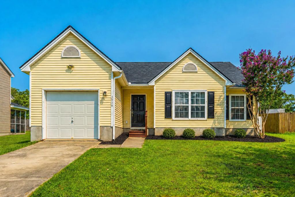 5056 Carrington Court, Summerville