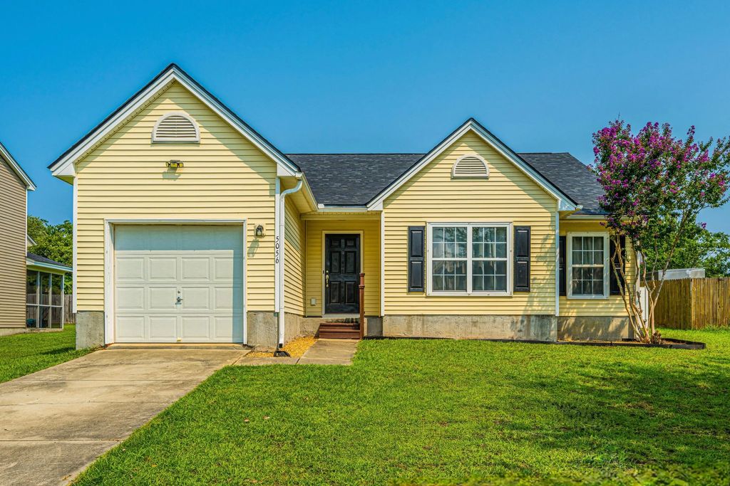 5056 Carrington Court, Summerville