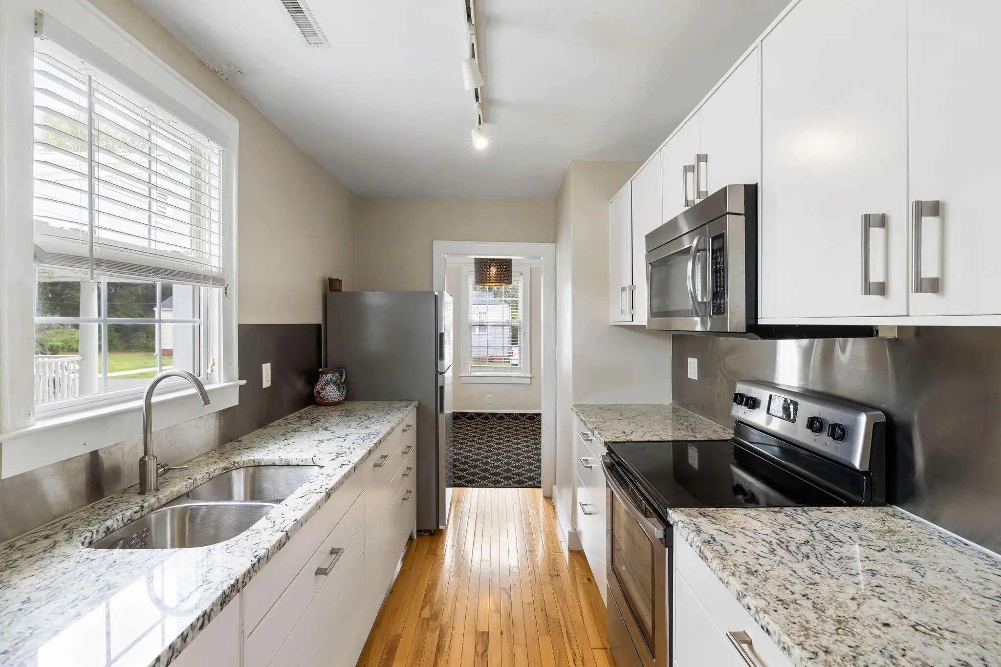 Photo of Listing #26004192