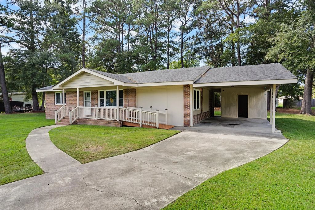 1936 Central Avenue, Summerville