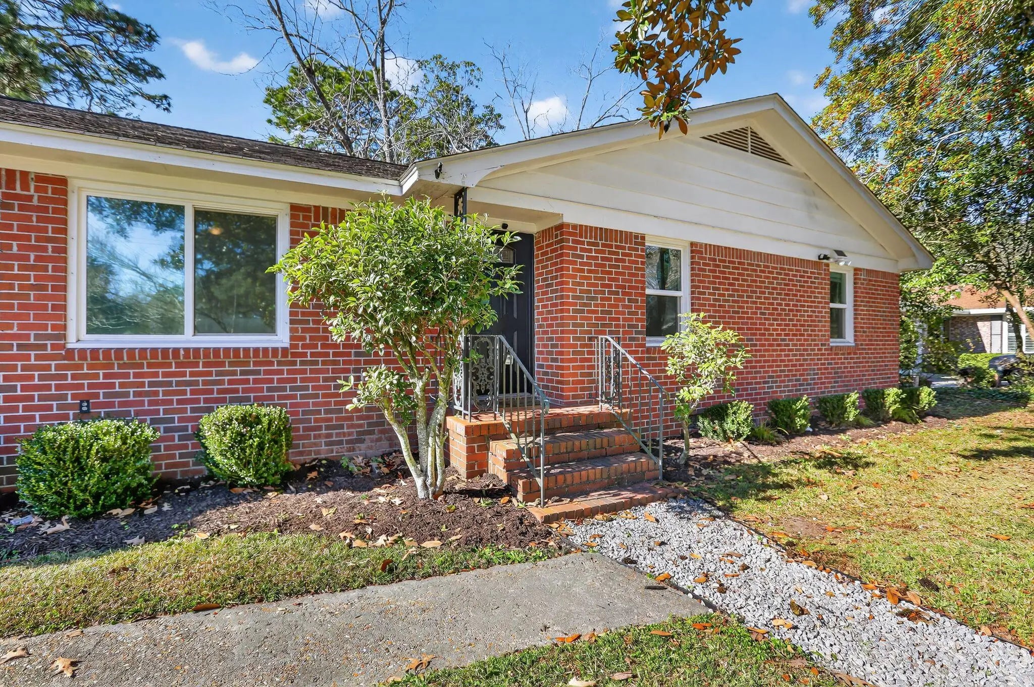 Photo of Listing #26001700