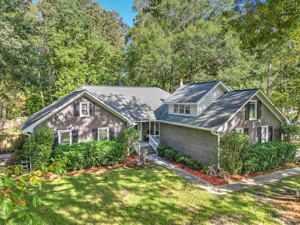 75 King Charles Circle, Summerville