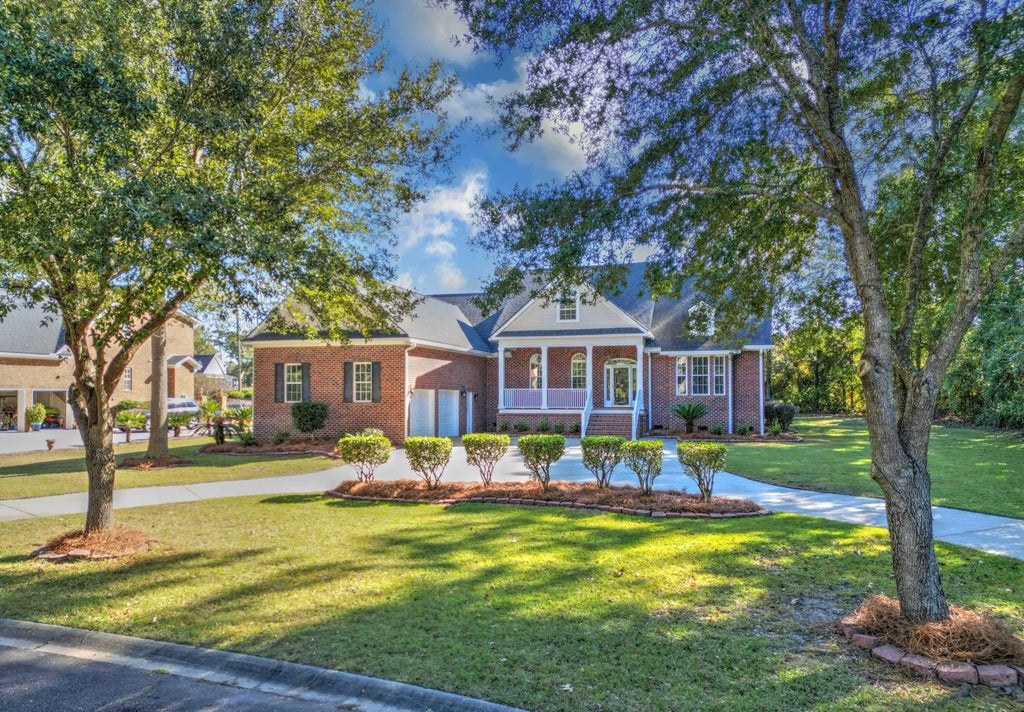 8623 Mcchune Court, North Charleston