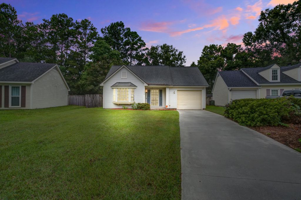 120 Alston Circle, Goose Creek