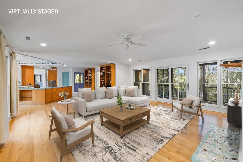 17 Middleton Oaks Road, Charleston