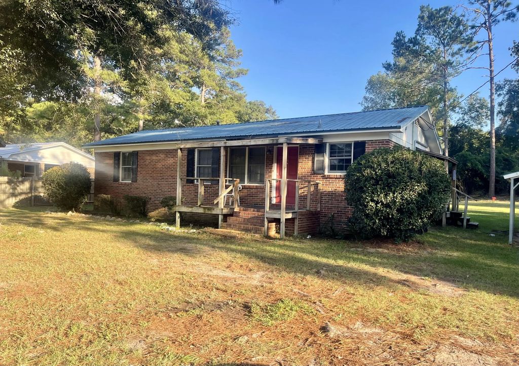 425 Lakeshore Drive, Walterboro