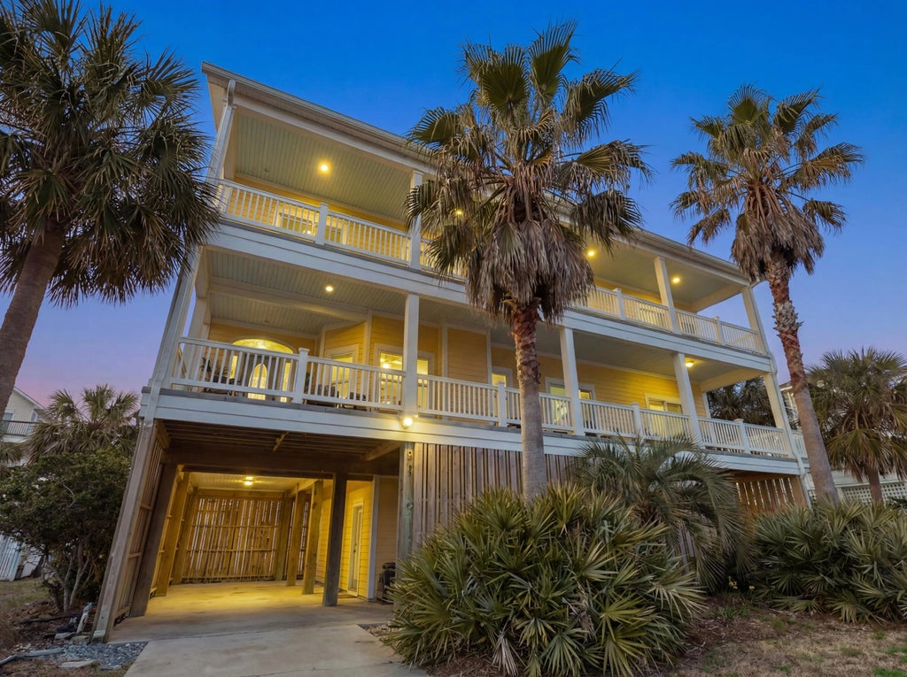 309 Palmetto Boulevard, Edisto Island