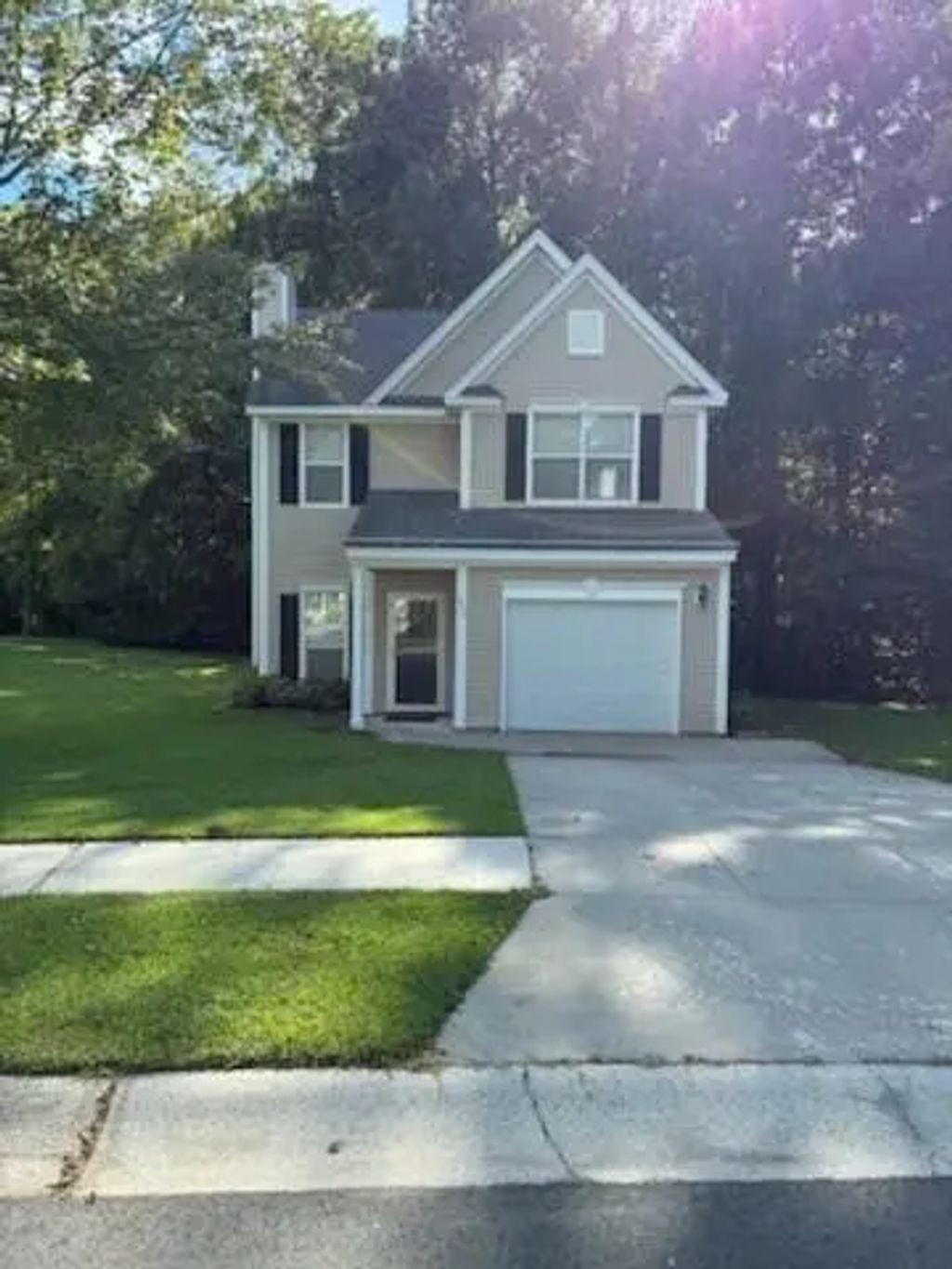 111 W Hartwick Lane, Goose Creek