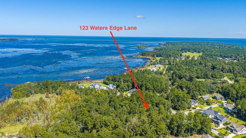 123 Waters Edge Lane, Moncks Corner