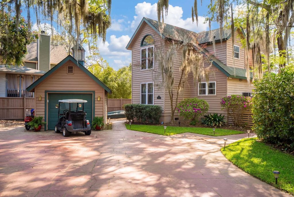 759 Lake Frances Drive, Charleston