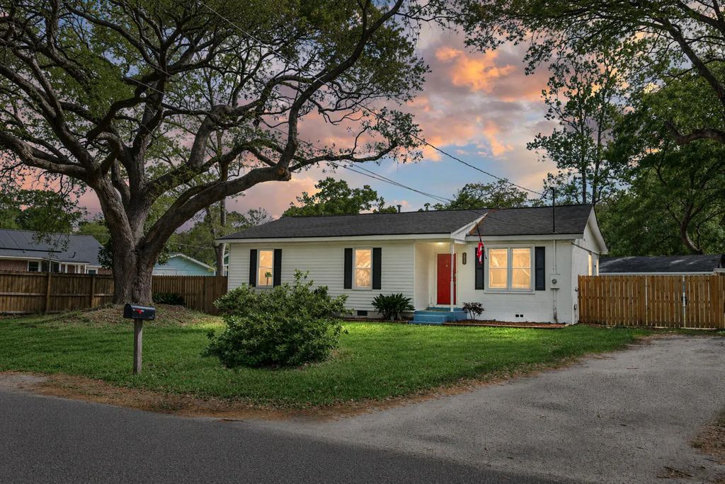 1010 Bradford Avenue, Charleston