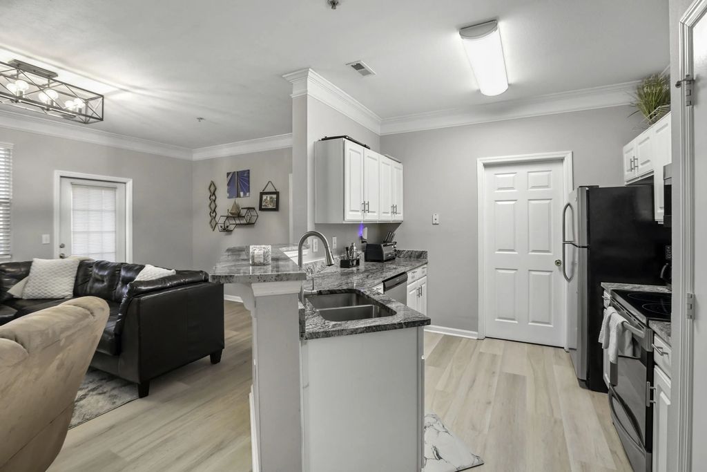 1445 Cambridge Lakes Drive Unit 206, Mount Pleasant