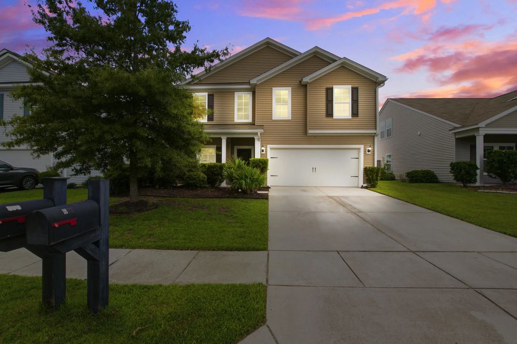 613 Zinnia Drive, Goose Creek