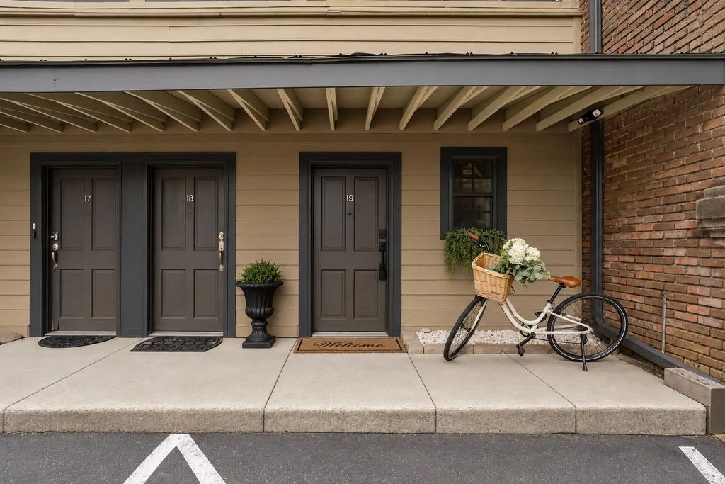 309 Meeting Unit 19, Charleston