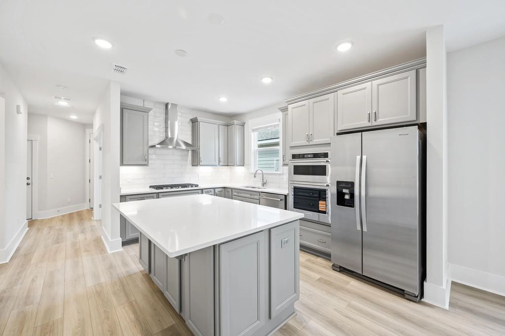 3092 Sawtimber, Charleston