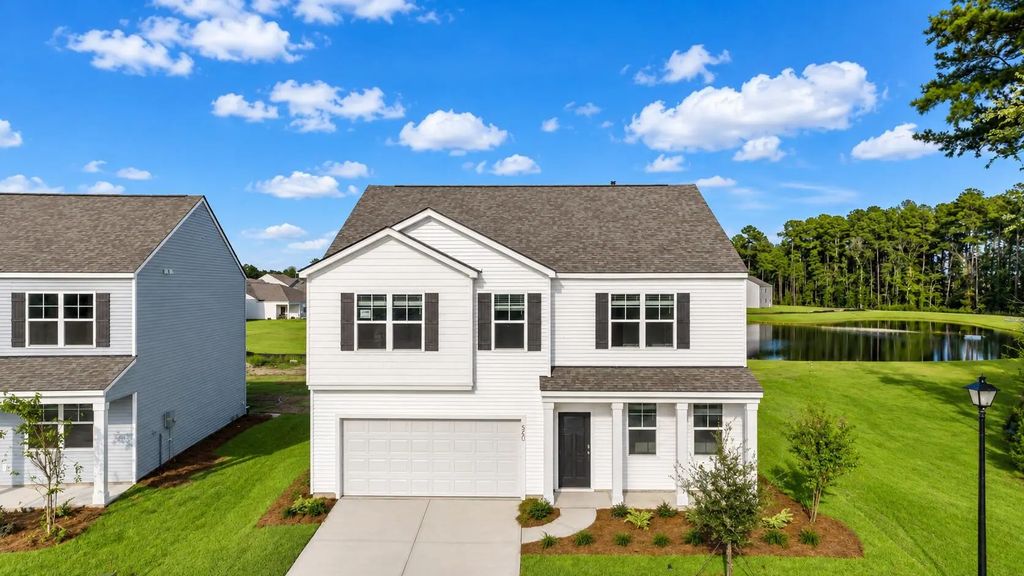 560 Lake Ridge Boulevard, Summerville